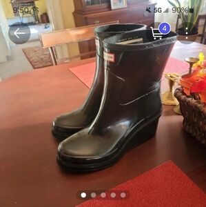 HUNTER Mid-Wedge Short Booties Patent-Black size 9